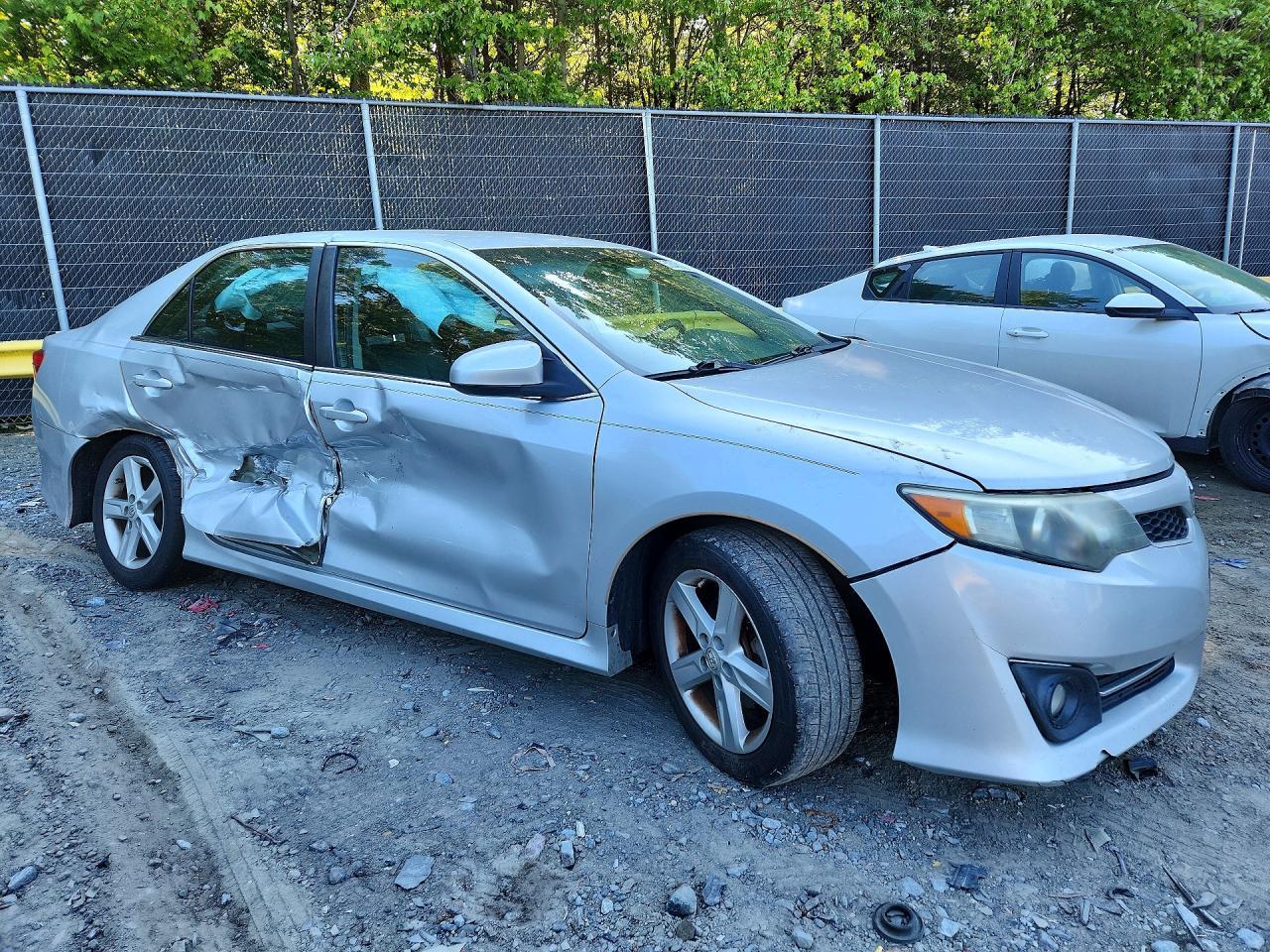 2014 TOYOTA CAMRY