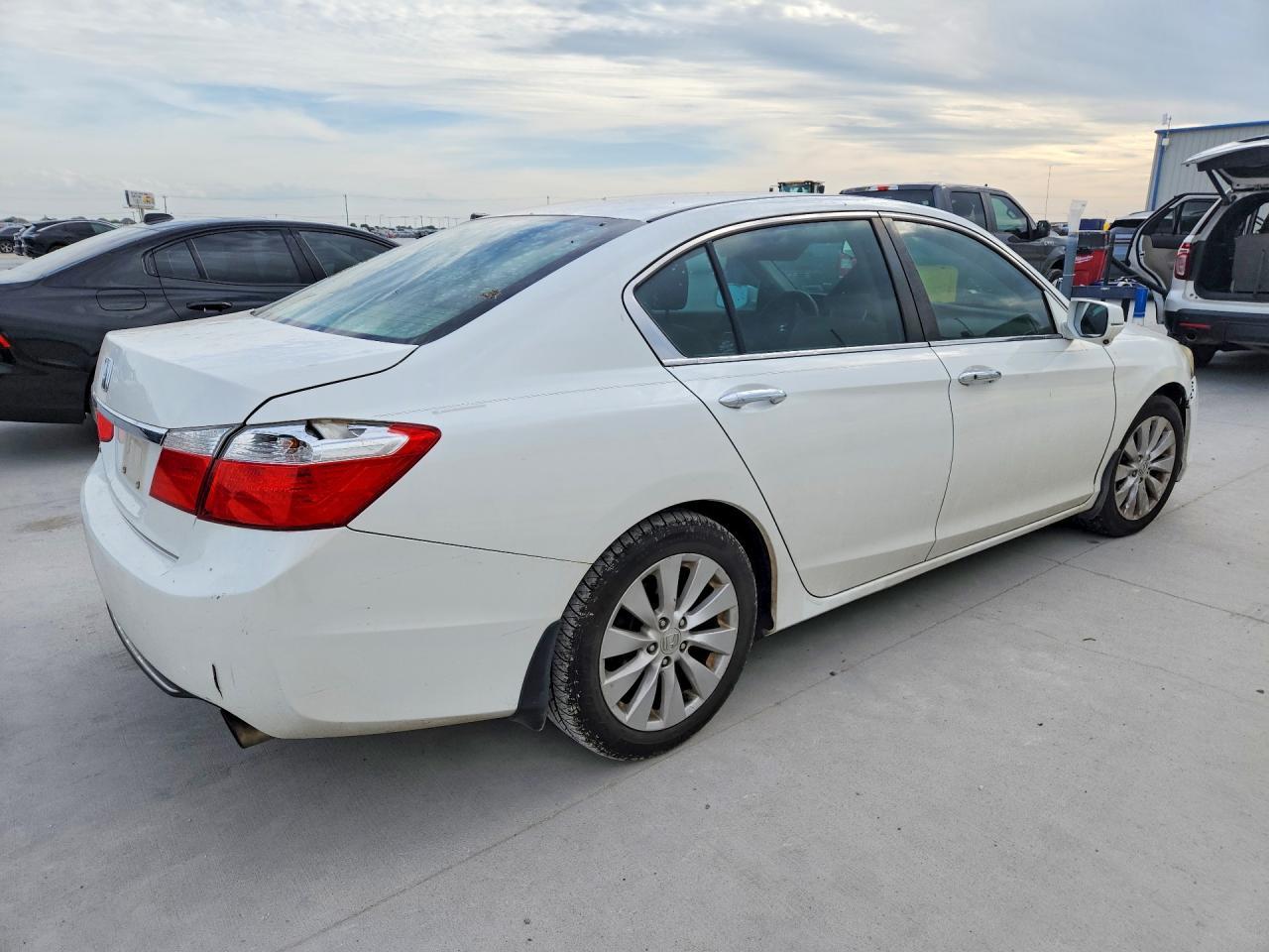 2015 HONDA ACCORD