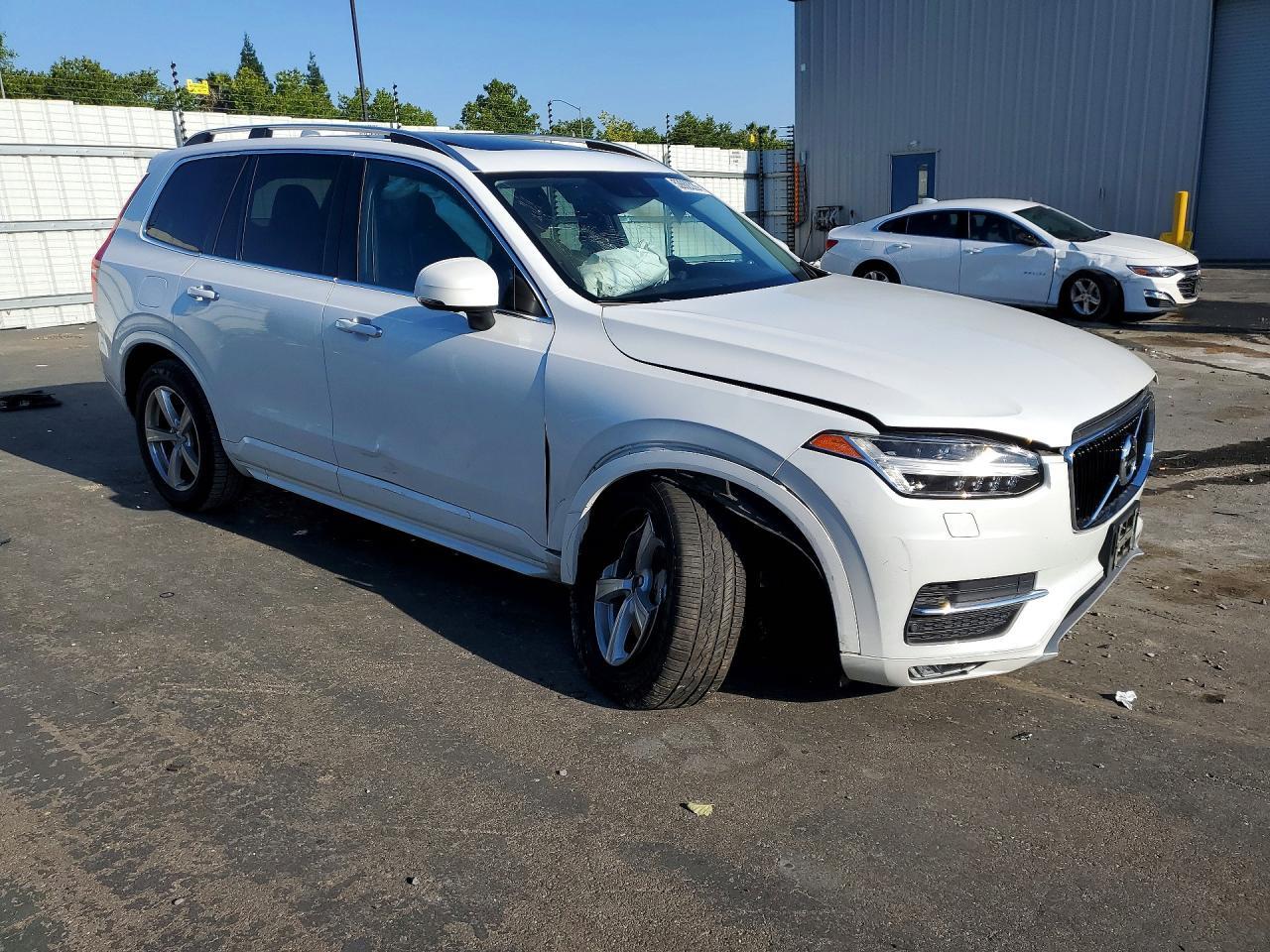 2017 VOLVO XC90