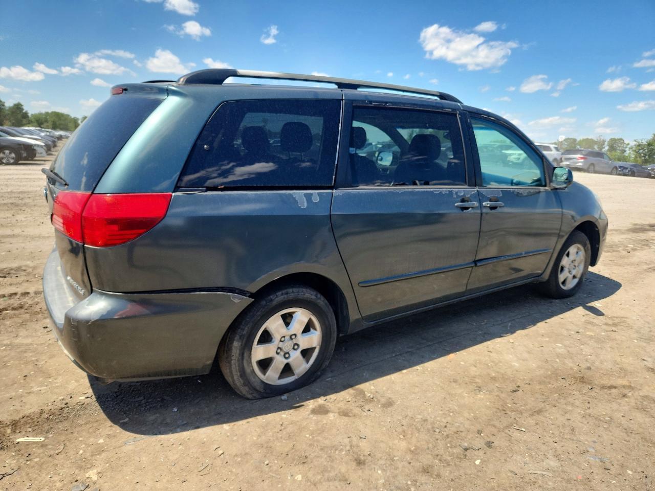 2004 TOYOTA SIENNA