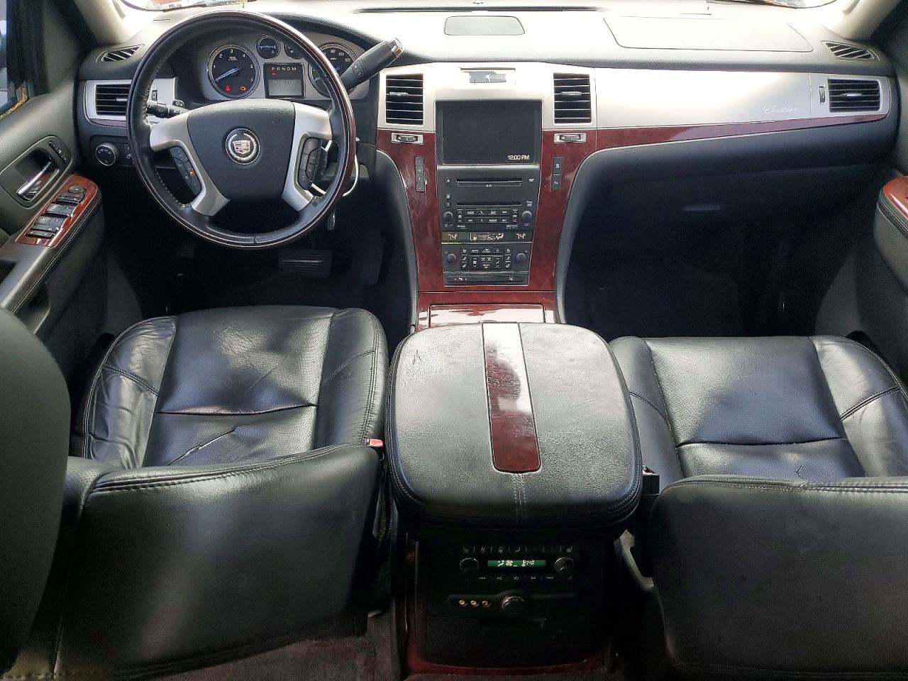 2010 CADILLAC Escalade ESV