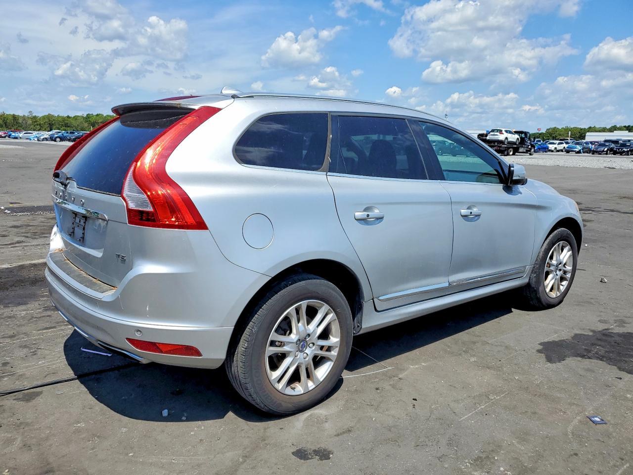 2016 VOLVO XC60