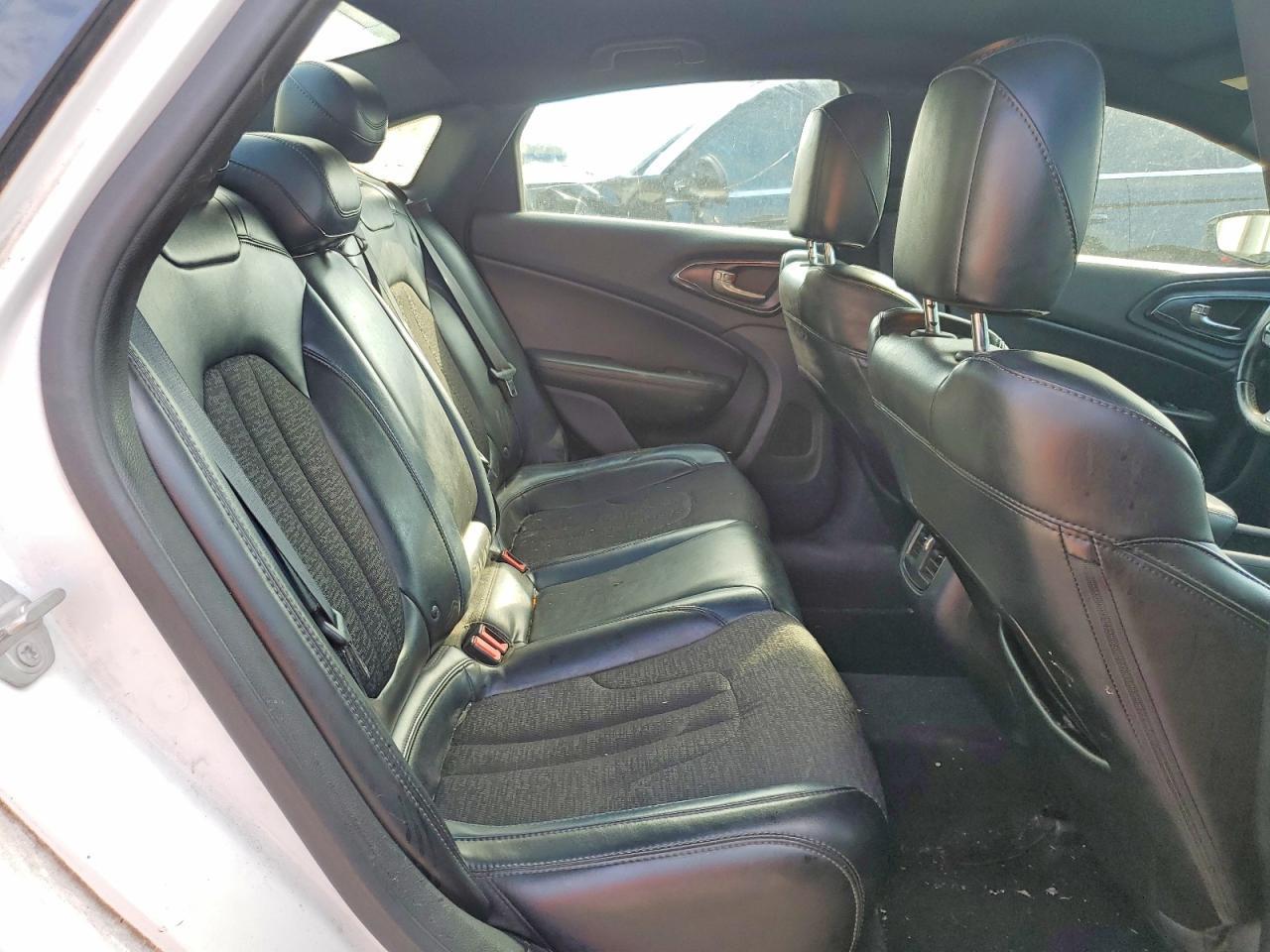 2015 CHRYSLER 200