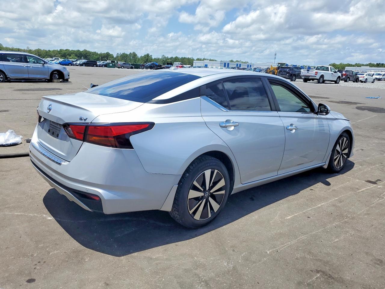 2022 NISSAN ALTIMA