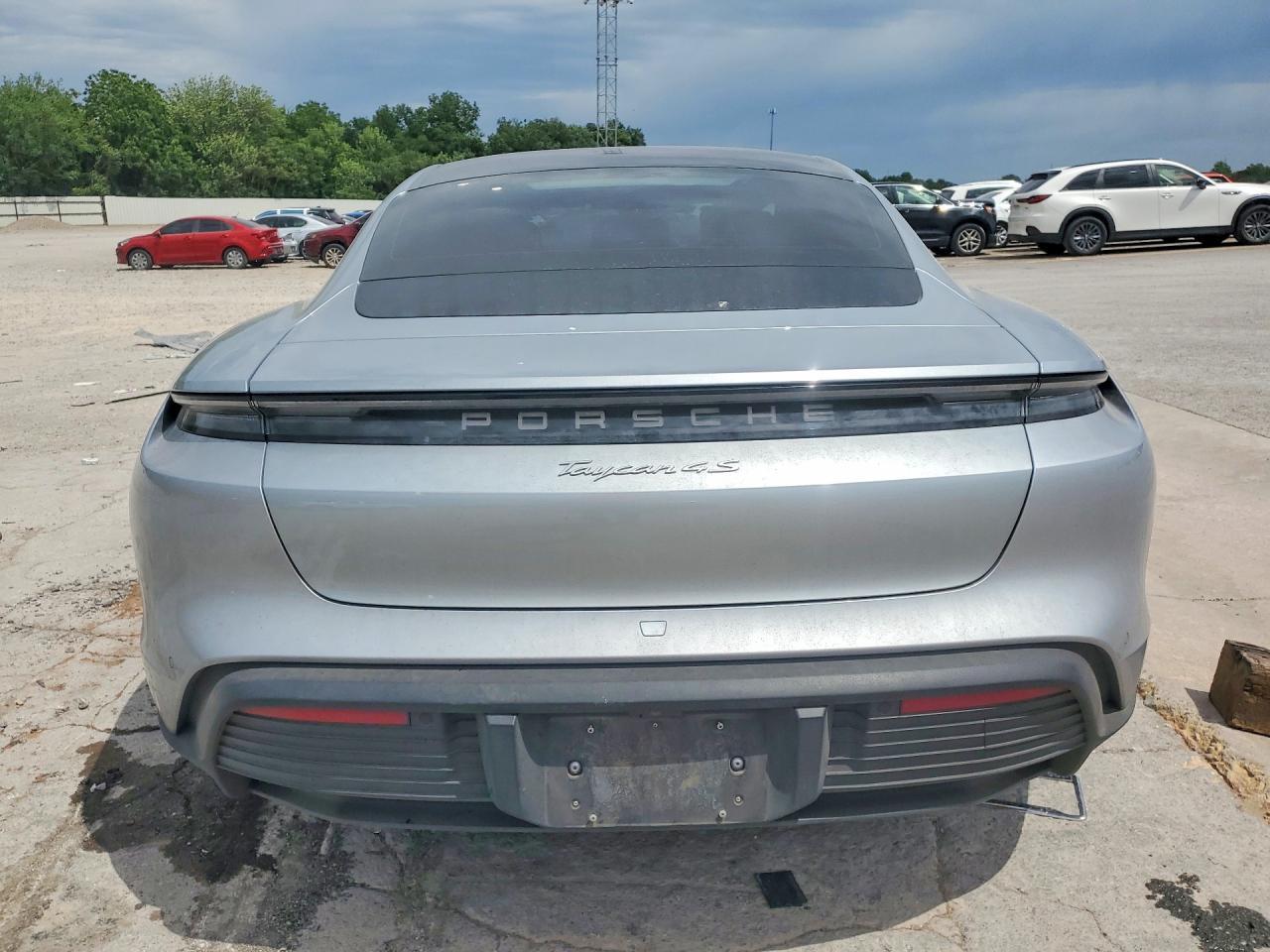2020 PORSCHE Taycan