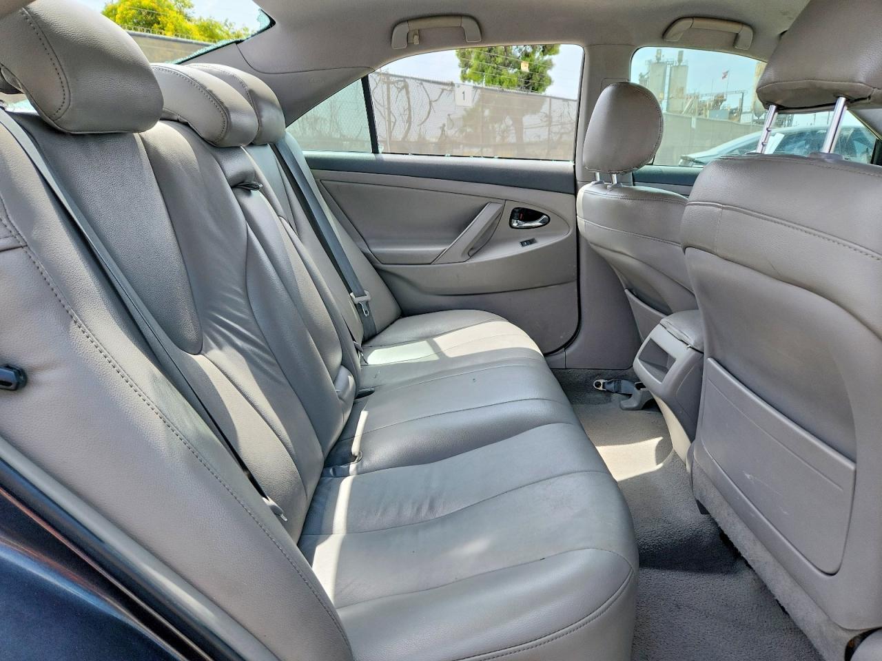 2011 TOYOTA CAMRY