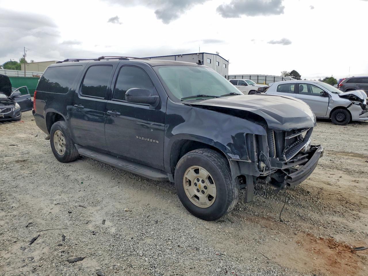 2011 CHEVROLET Suburban