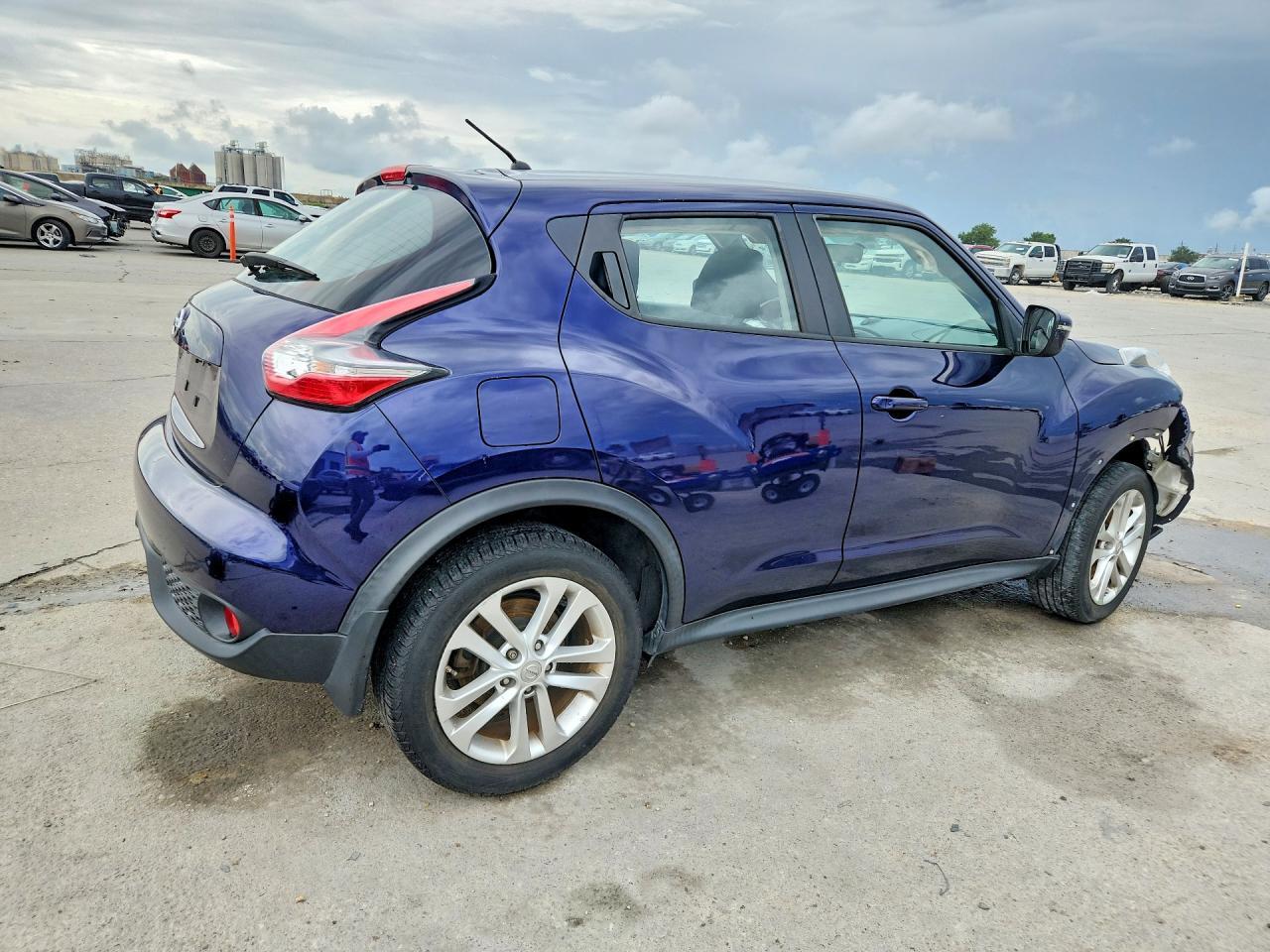 2015 NISSAN Juke