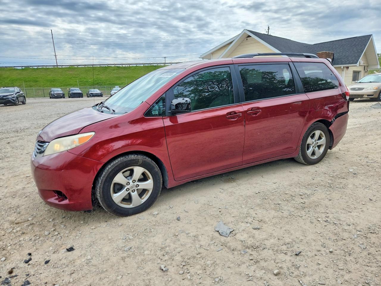 2014 TOYOTA SIENNA