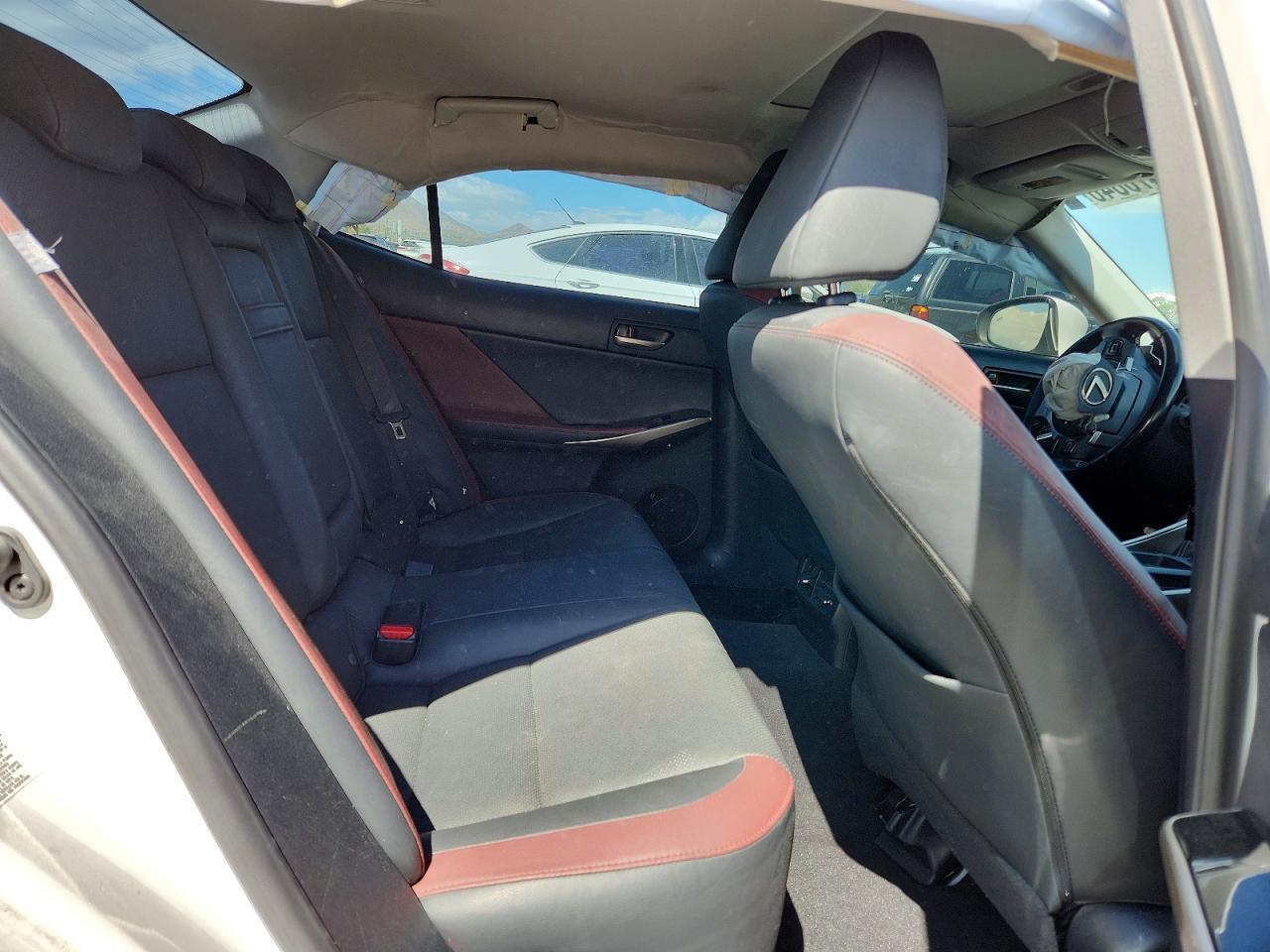 2018 LEXUS IS 300