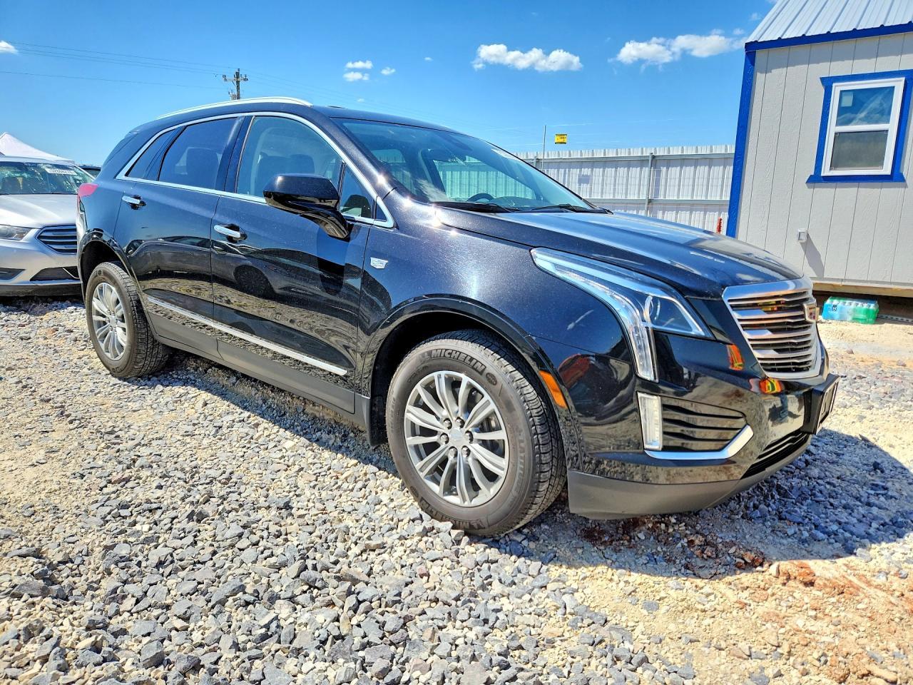 2017 CADILLAC XT5