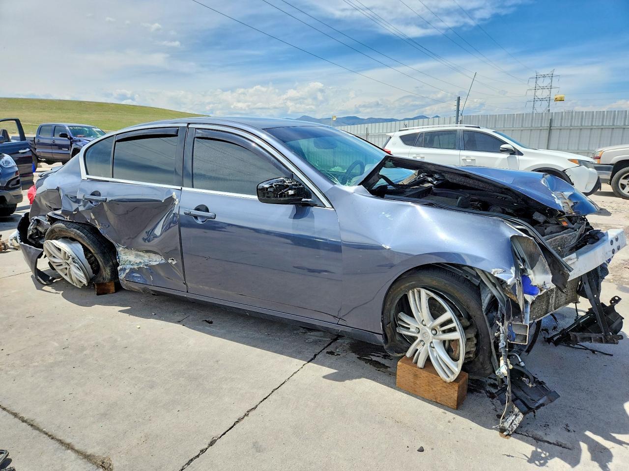 2012 INFINITI G37