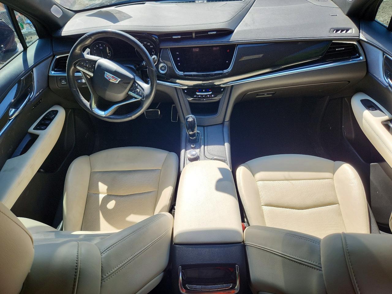2022 CADILLAC XT6