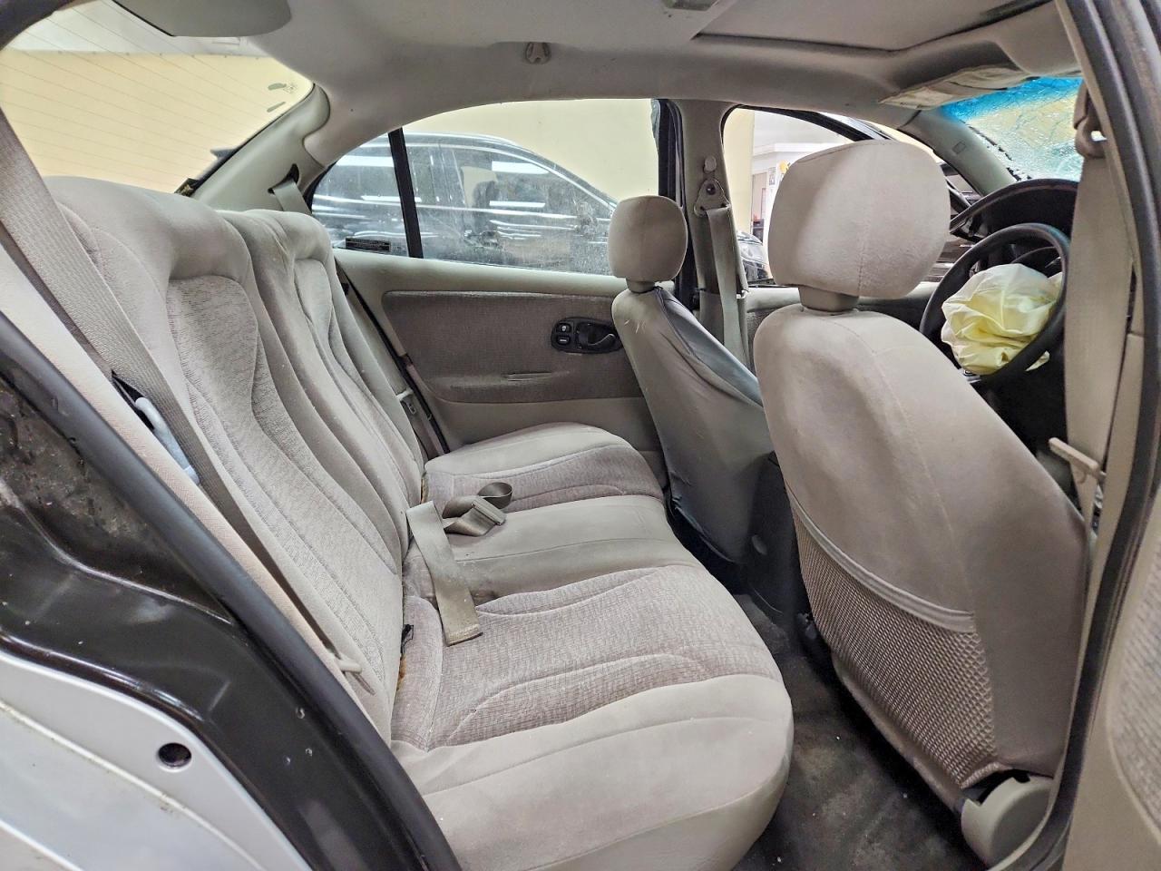 2002 SATURN Sl2