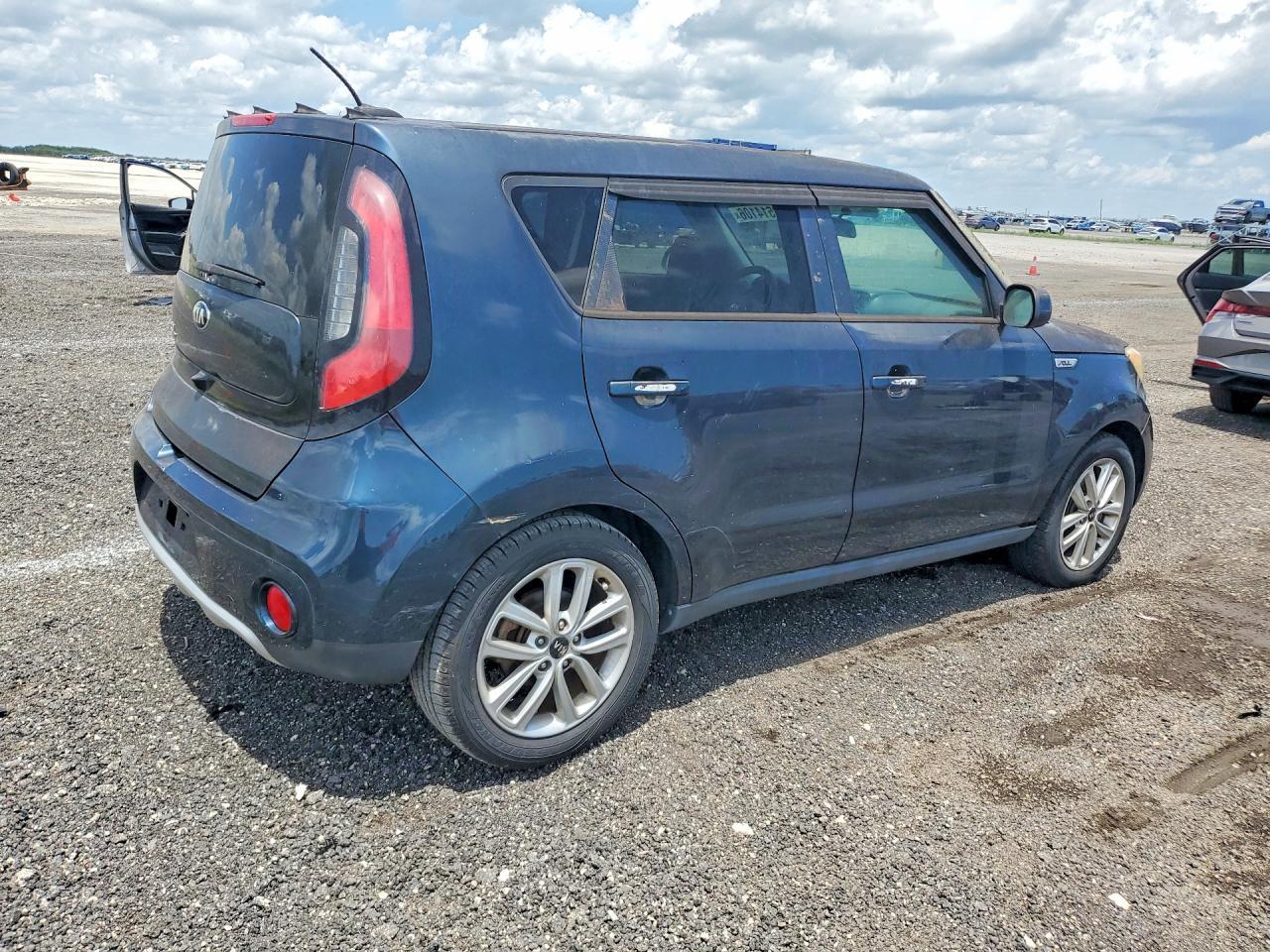 2017 KIA SOUL