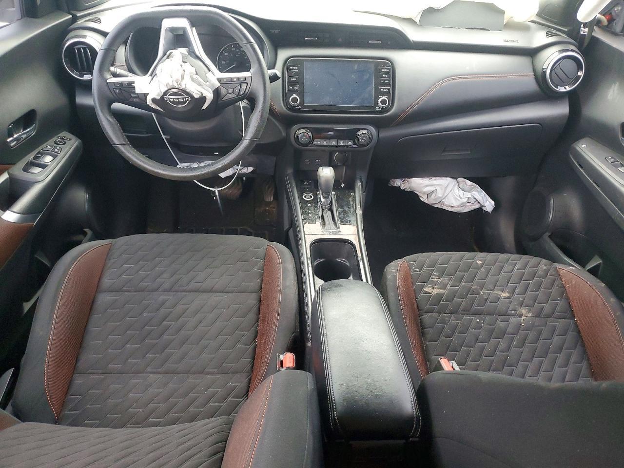 2023 NISSAN KICKS