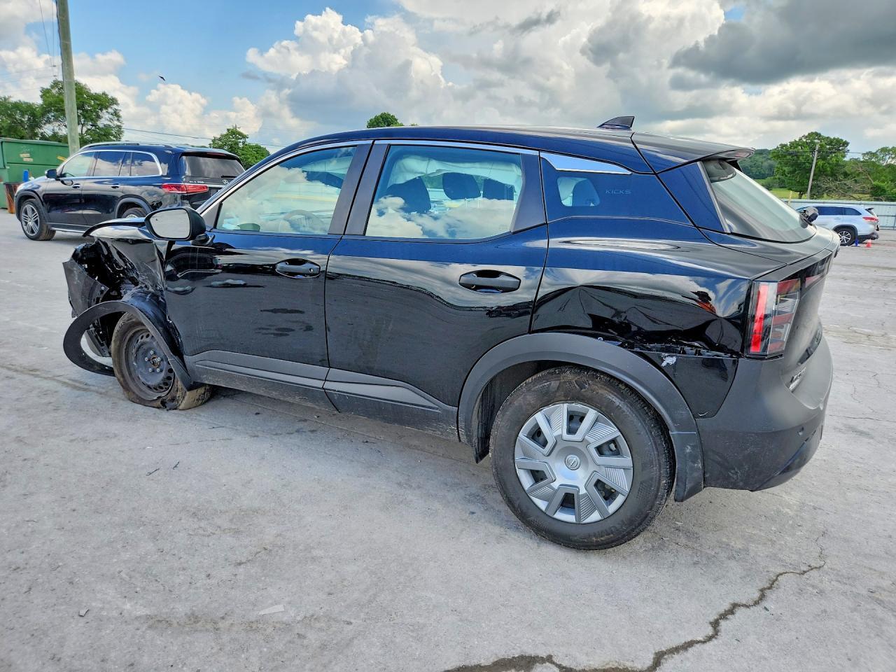 2025 NISSAN KICKS