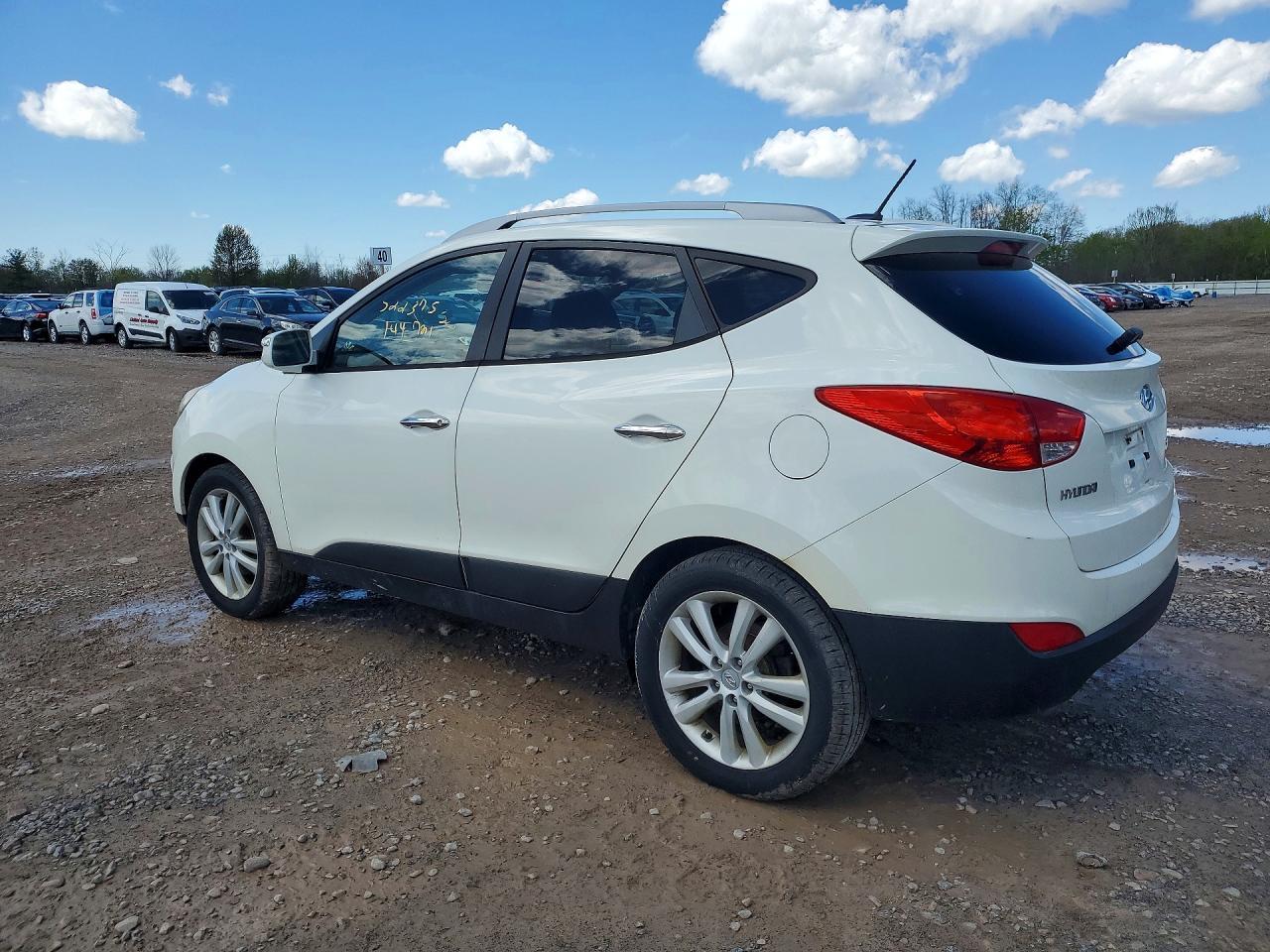 2010 HYUNDAI TUCSON