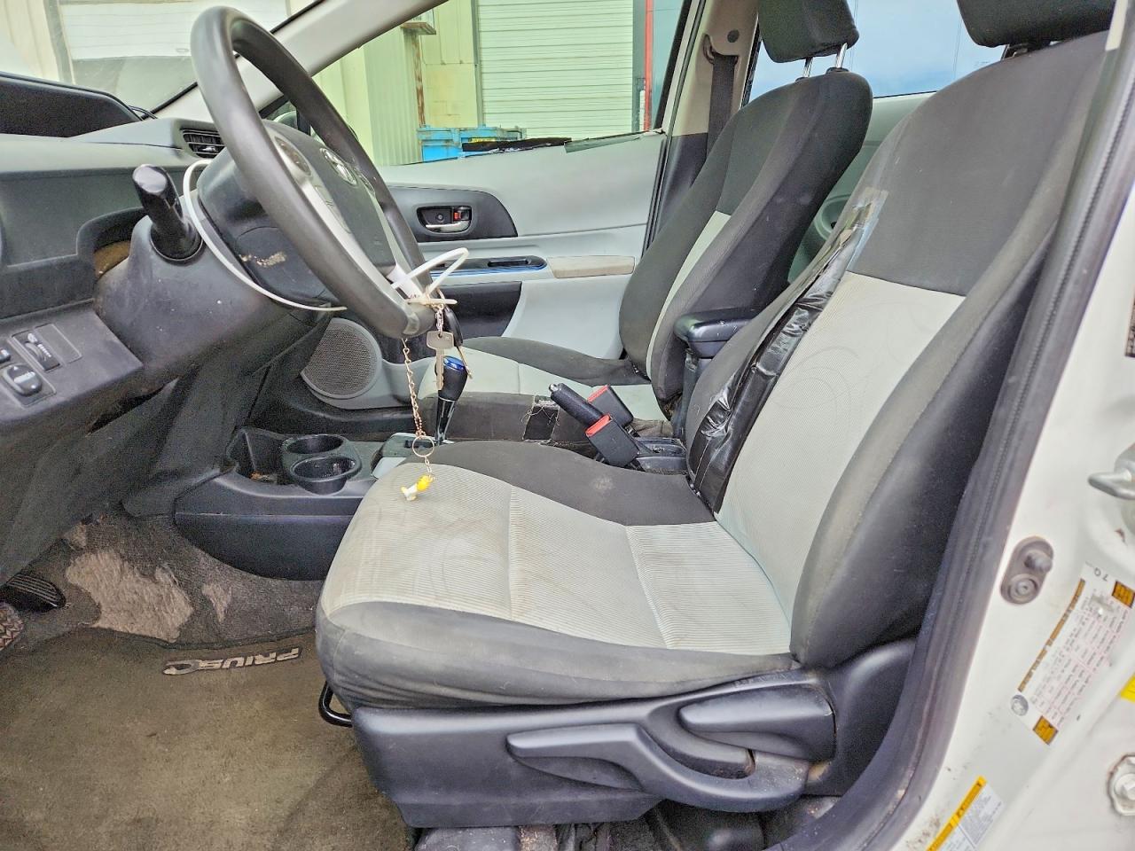 2013 TOYOTA Prius c