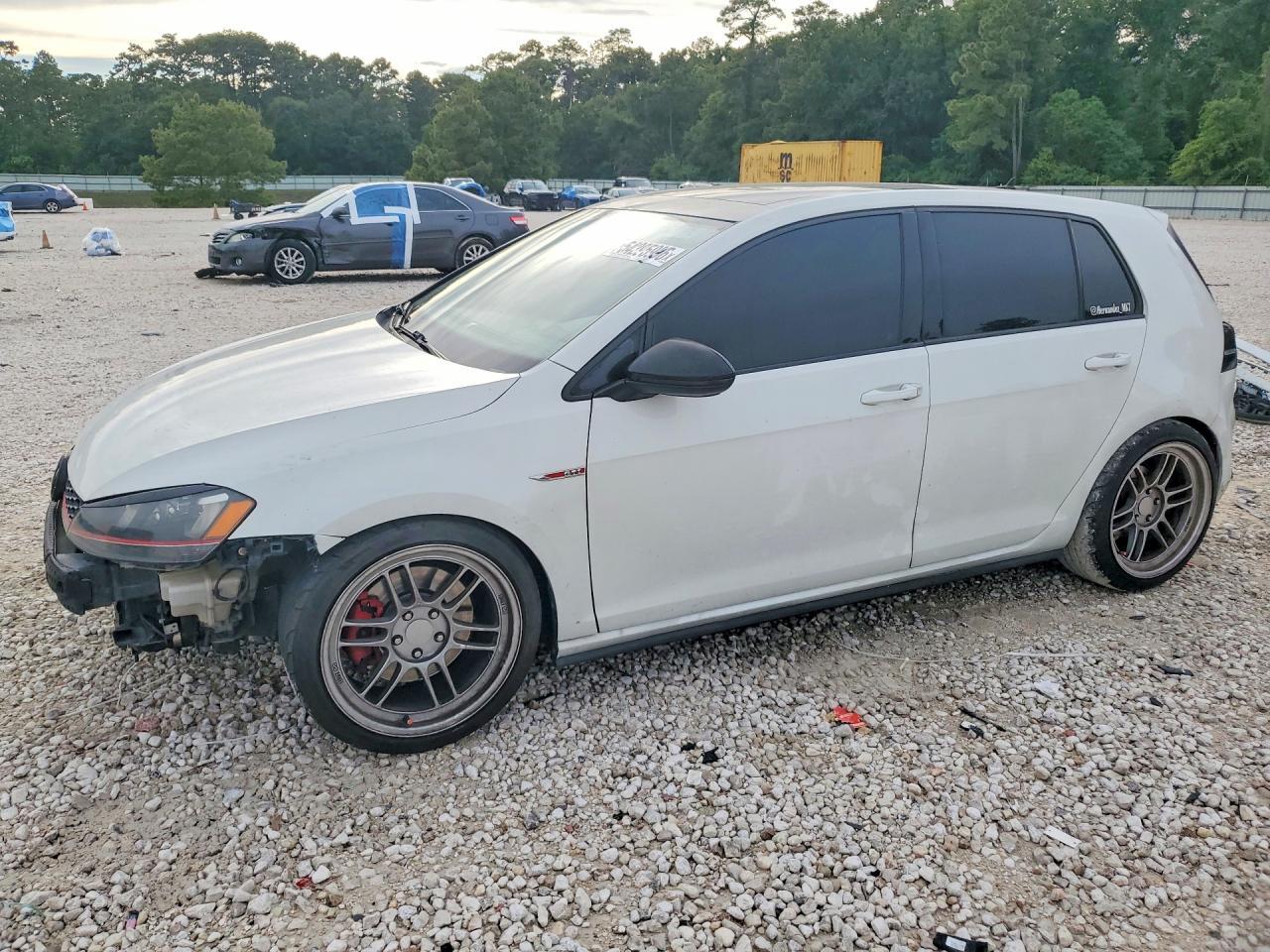 2015 VOLKSWAGEN GTI
