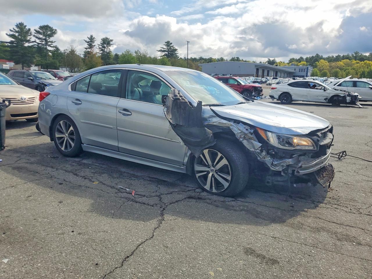 2017 SUBARU Legacy
