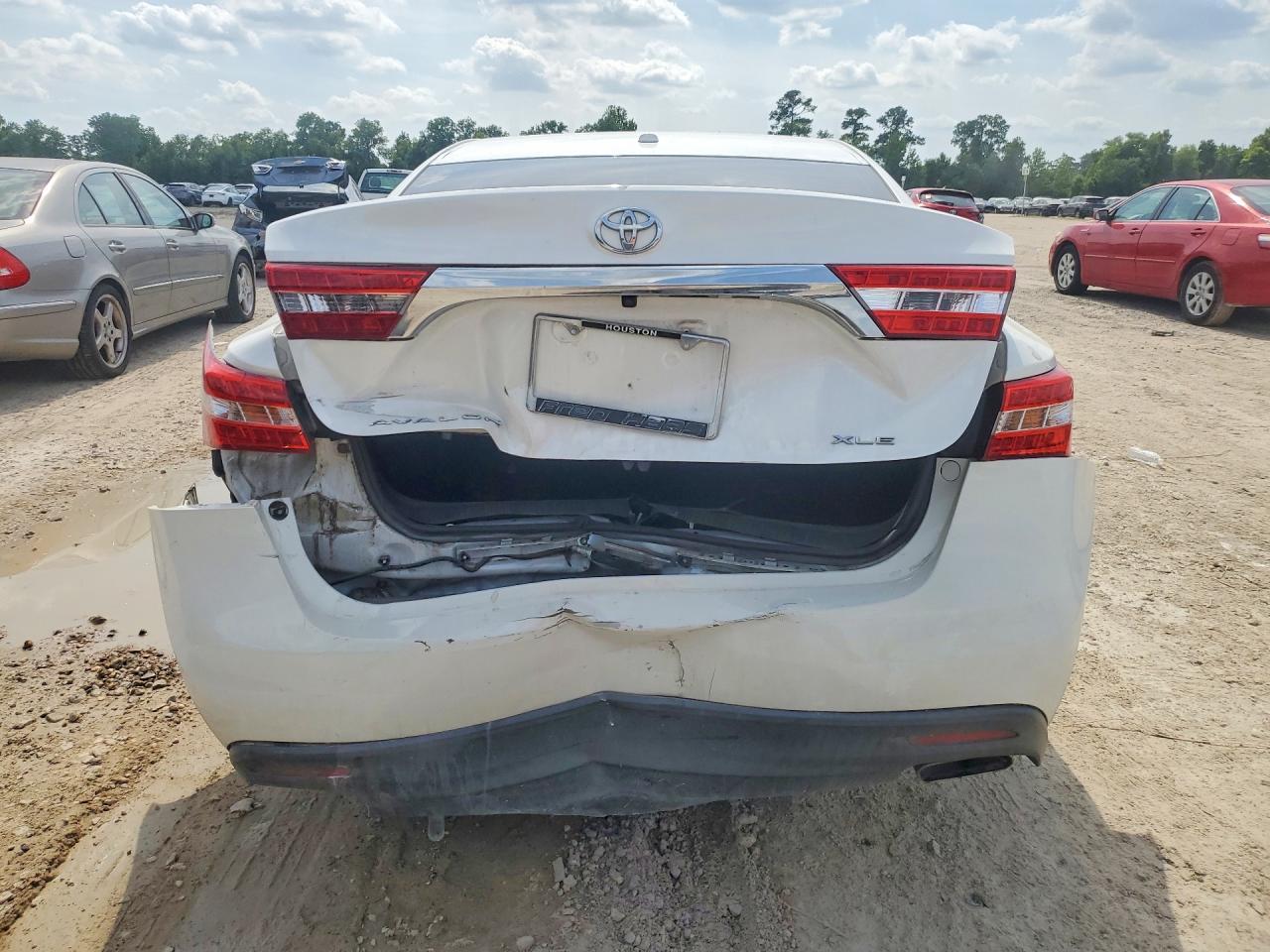 2015 TOYOTA Avalon