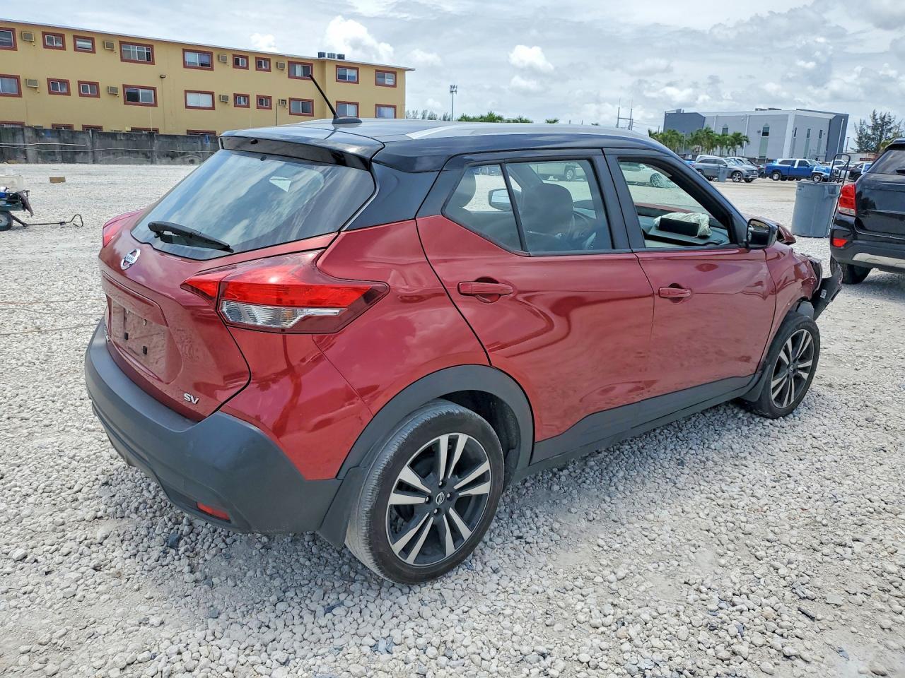 2019 NISSAN KICKS