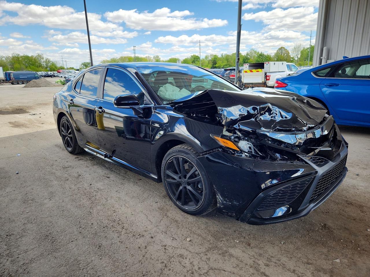 2024 TOYOTA CAMRY