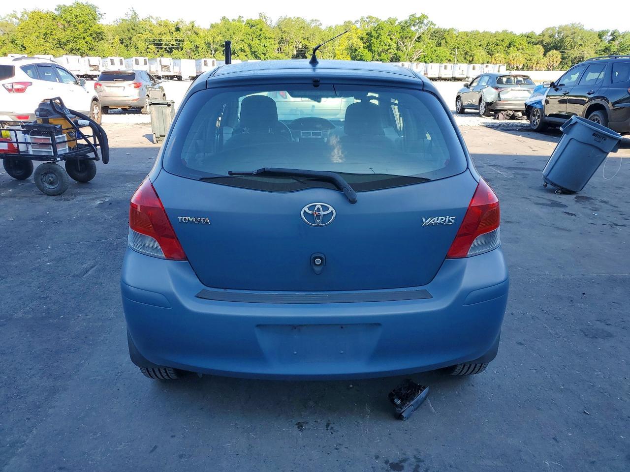 2011 TOYOTA YARIS