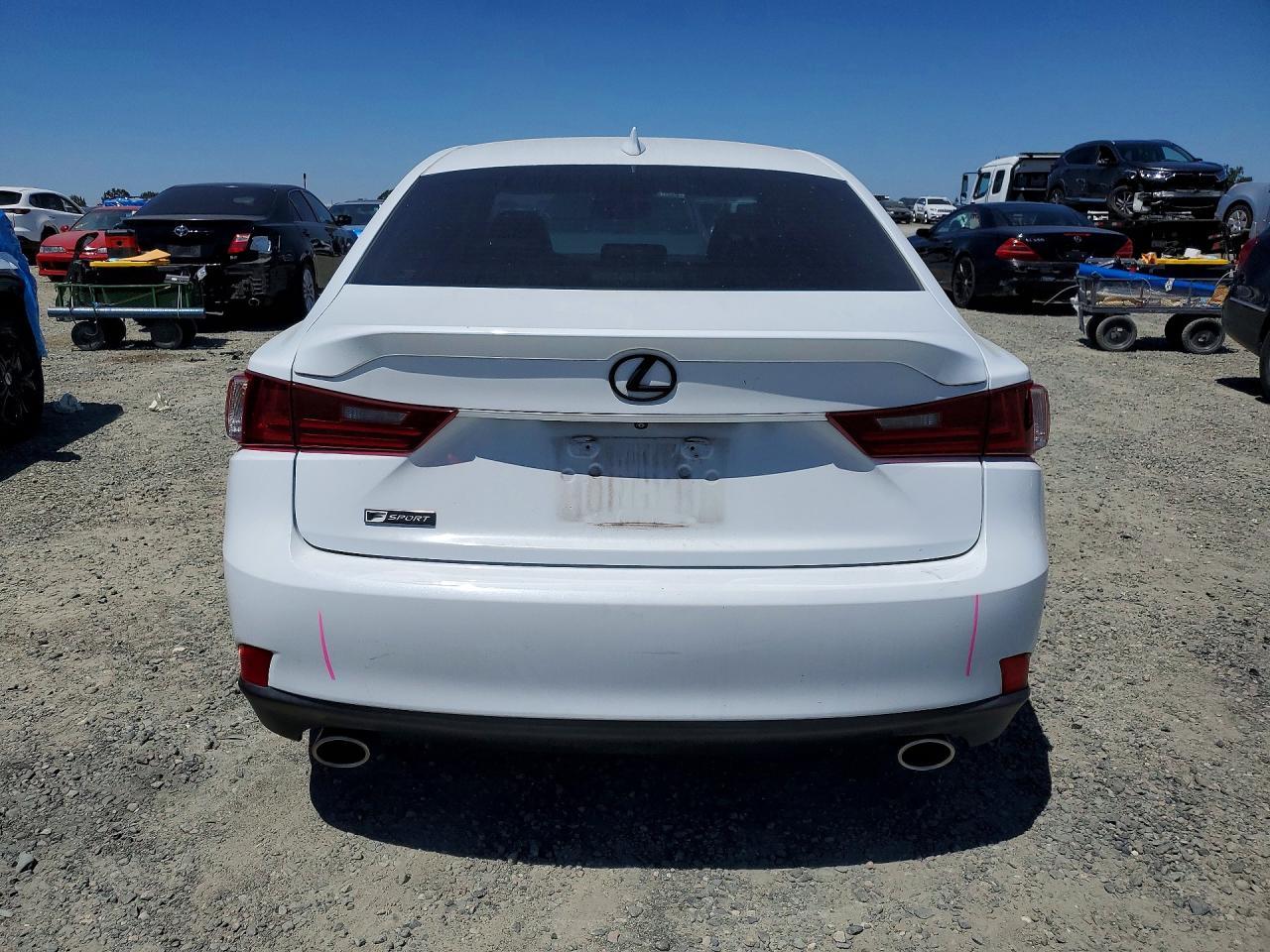 2016 LEXUS IS 200t