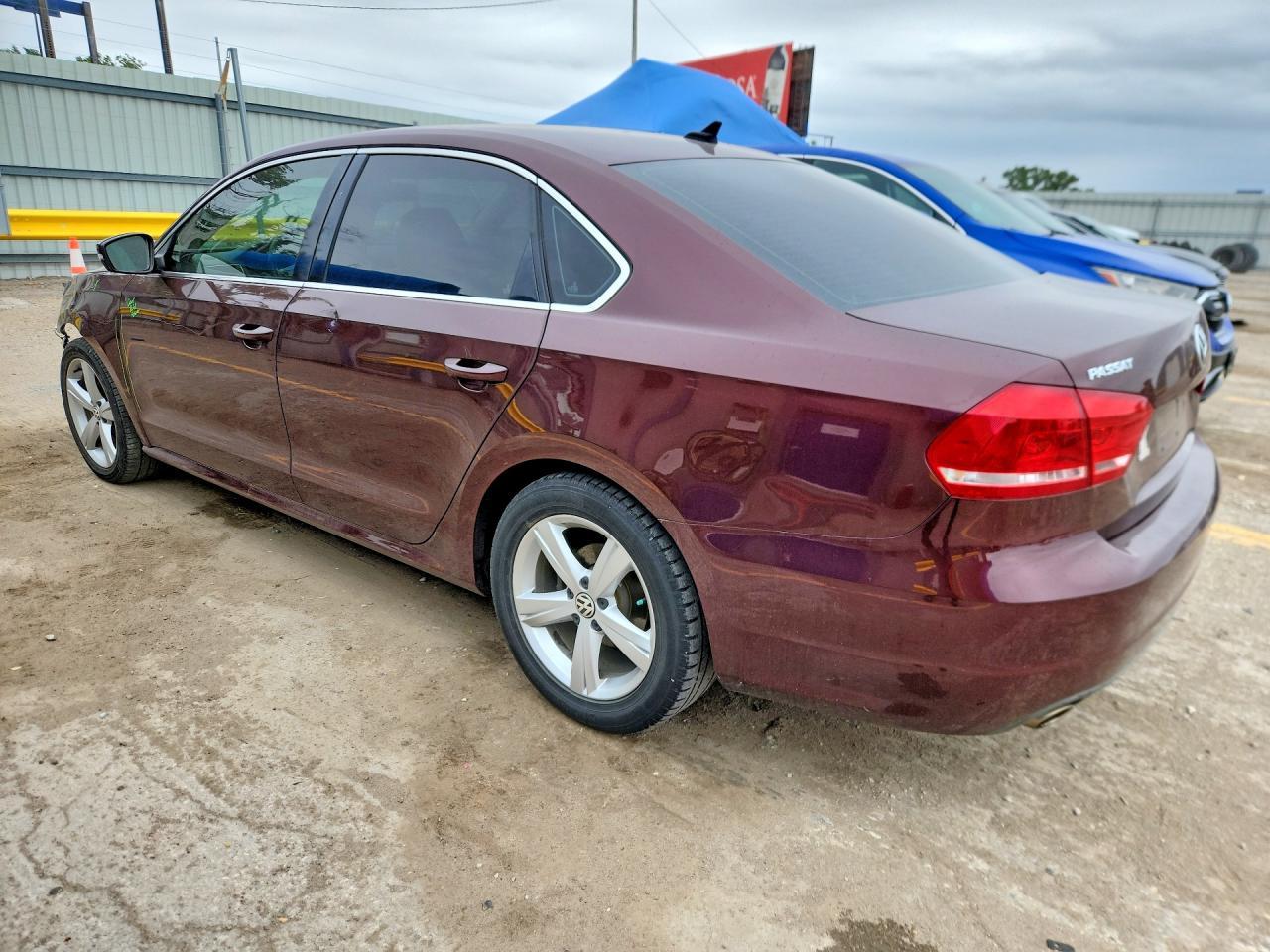 2014 VOLKSWAGEN Passat