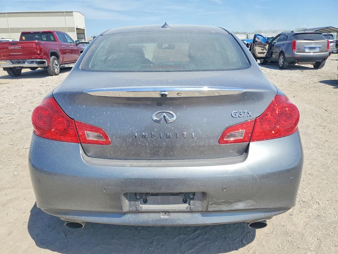 2013 INFINITI G37