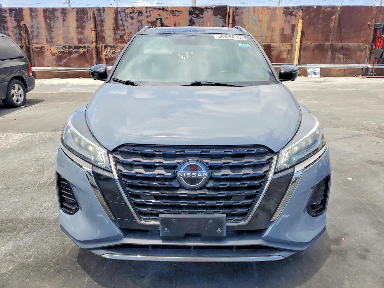 2023 NISSAN KICKS