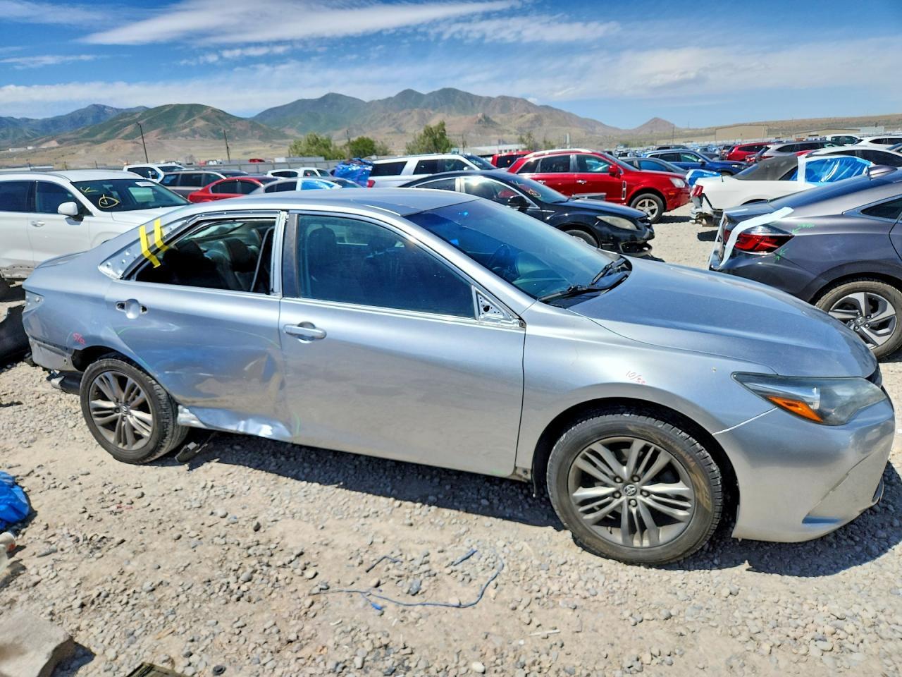 2016 TOYOTA CAMRY
