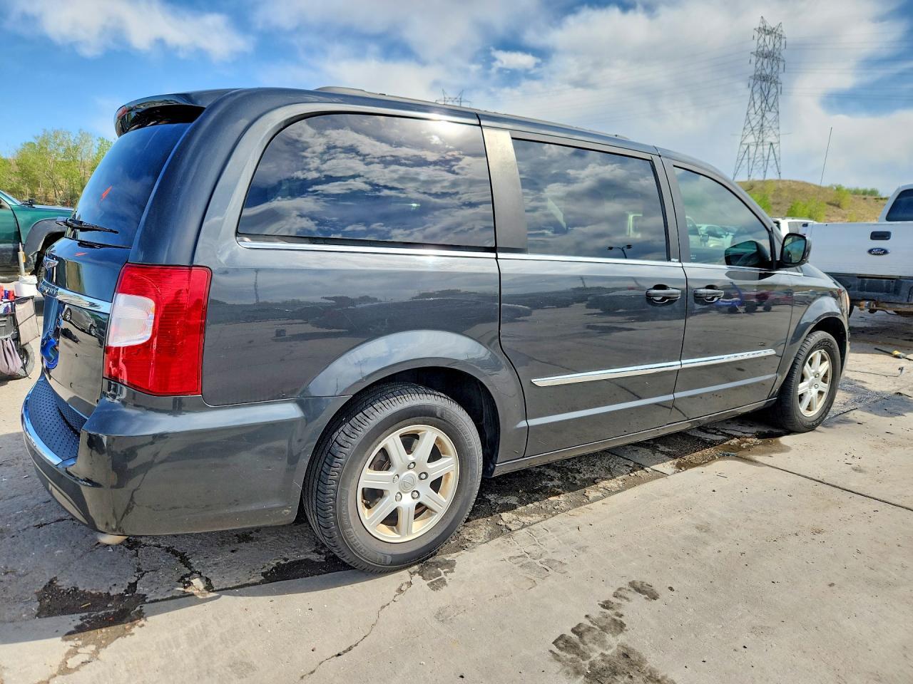 2012 CHRYSLER Town & Country
