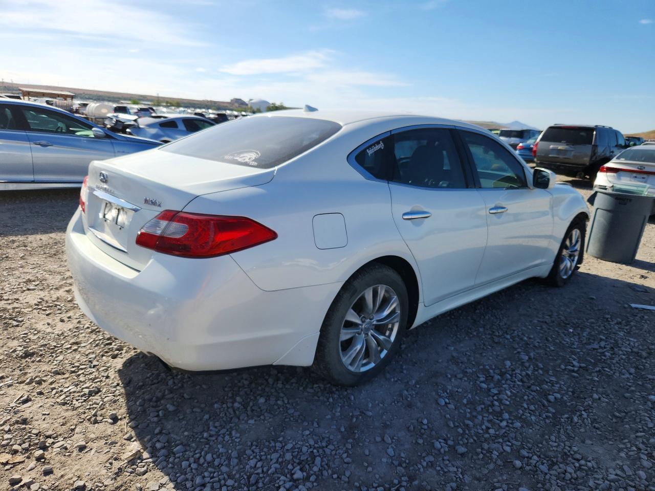 2012 INFINITI M56