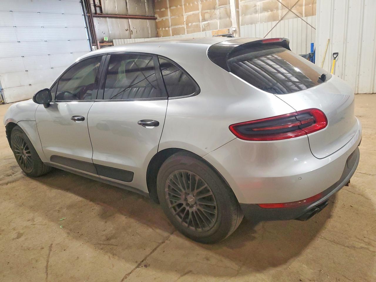 2015 PORSCHE Macan
