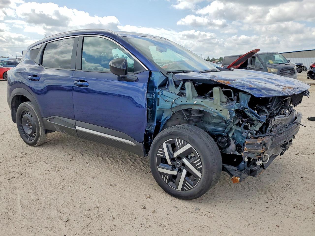 2026 NISSAN KICKS