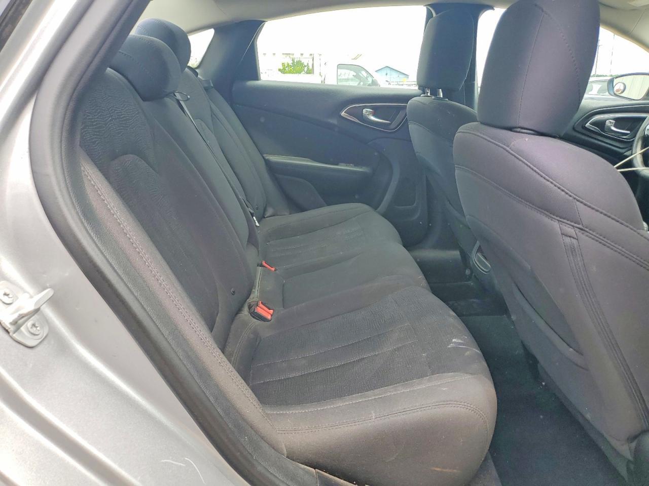 2016 CHRYSLER 200