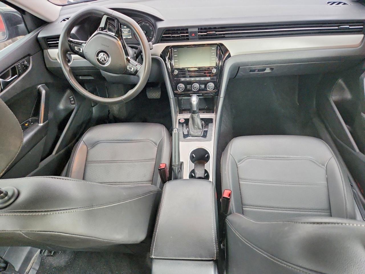 2021 VOLKSWAGEN Passat