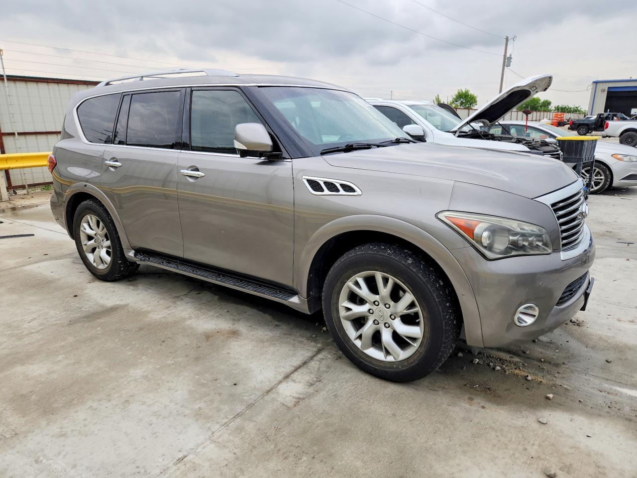 2012 INFINITI QX56
