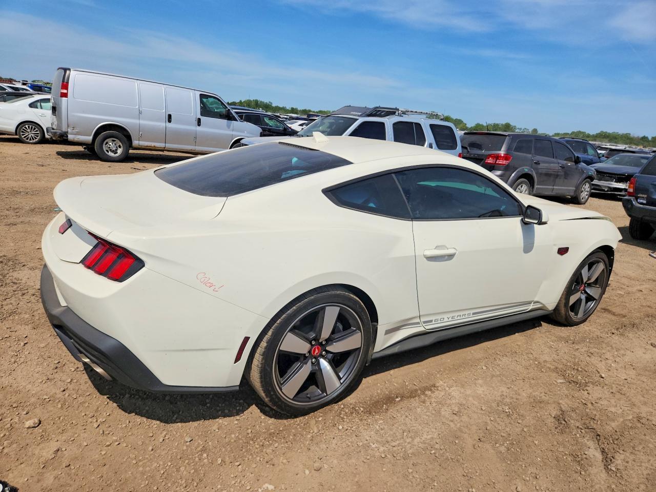 2025 FORD MUSTANG