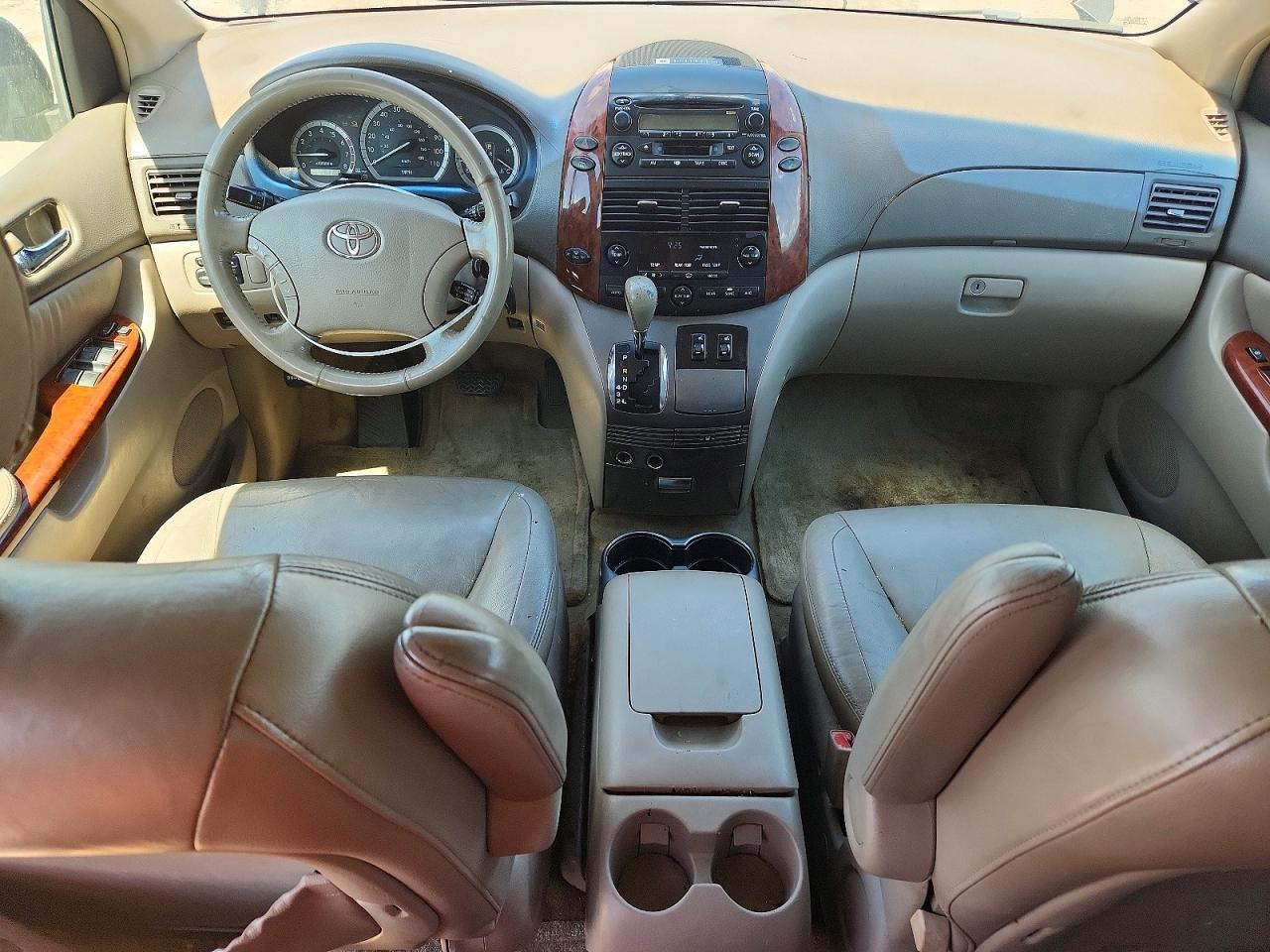 2004 TOYOTA SIENNA