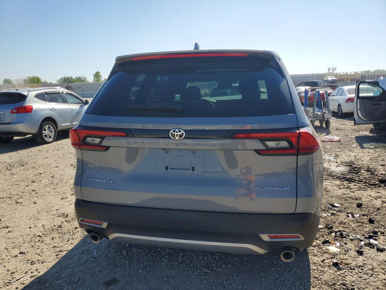 2026 TOYOTA HIGHLANDER