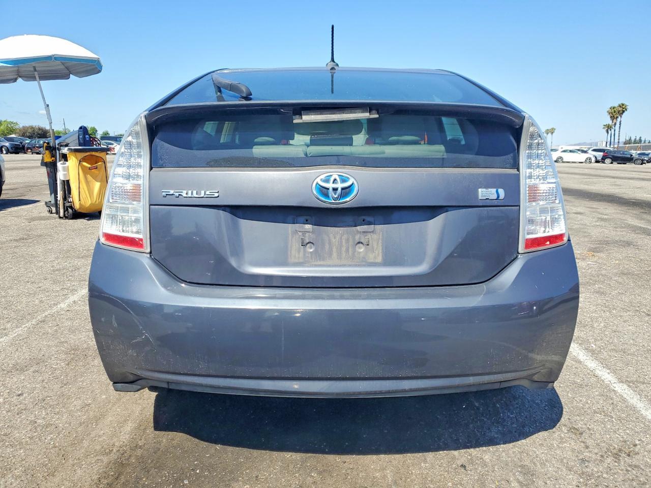 2011 TOYOTA PRIUS