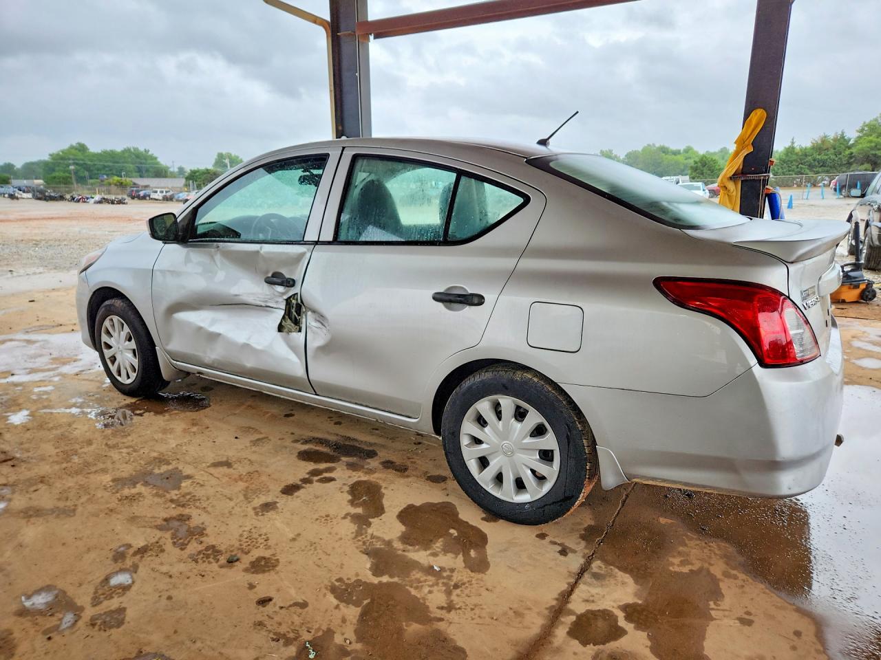 2016 NISSAN VERSA