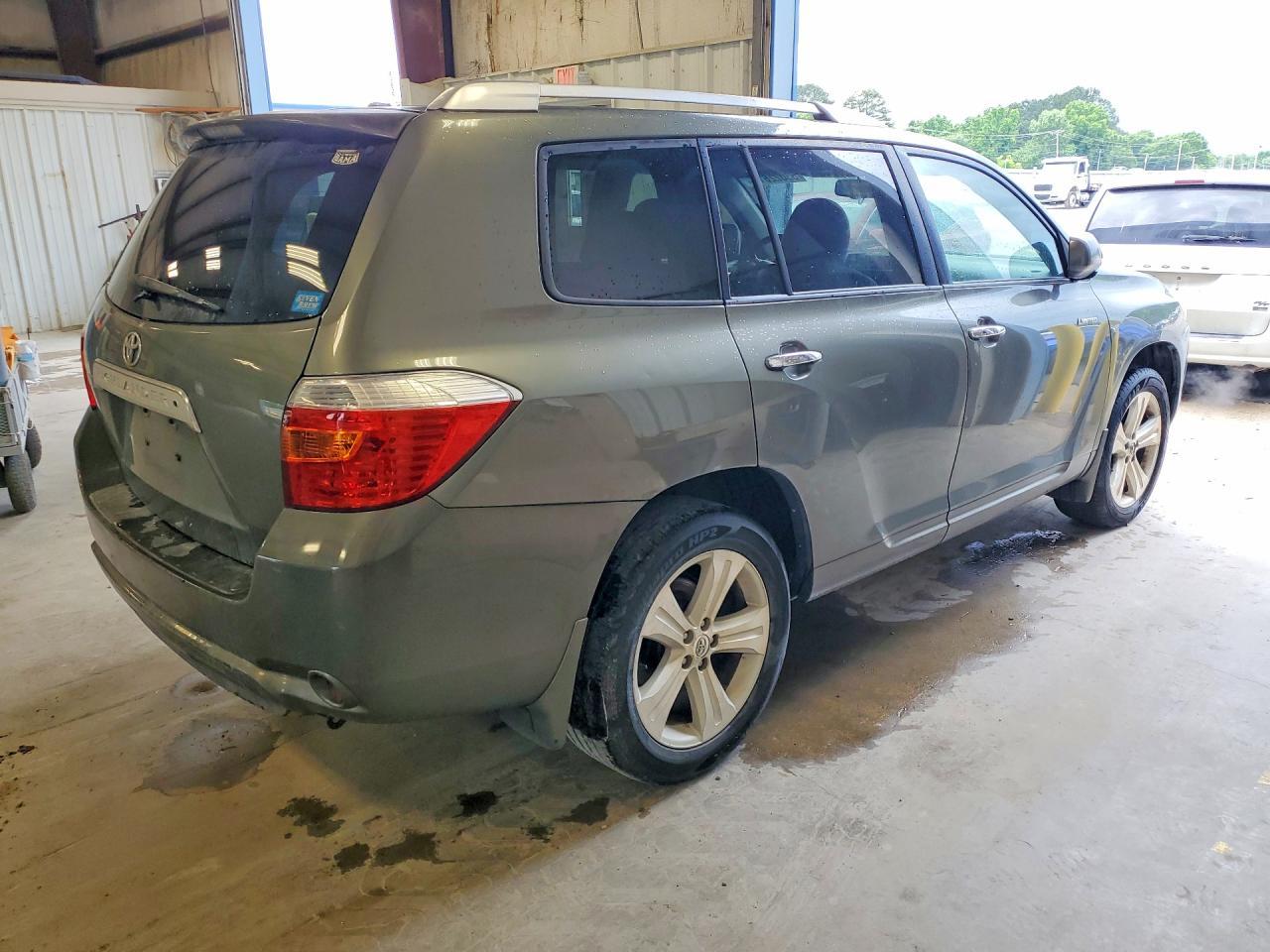 2010 TOYOTA HIGHLANDER