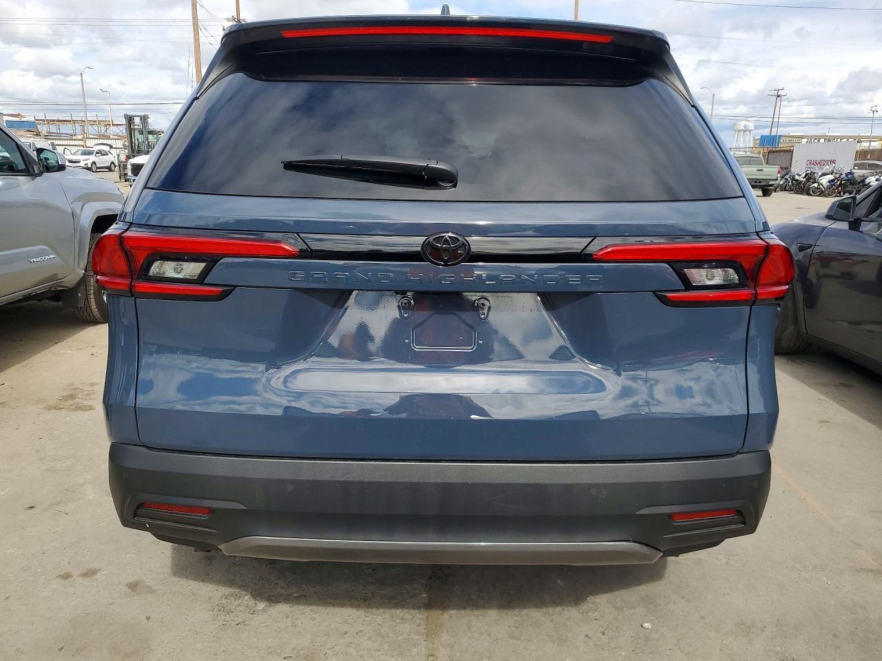 2024 TOYOTA HIGHLANDER
