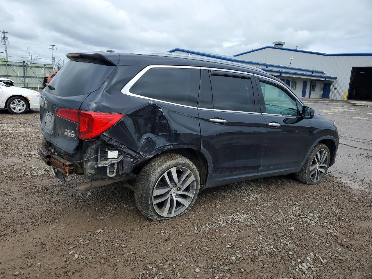 2017 HONDA PILOT