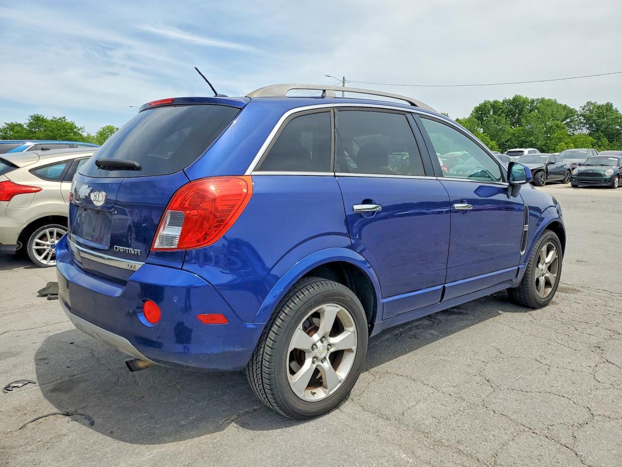 2013 CHEVROLET Captiva